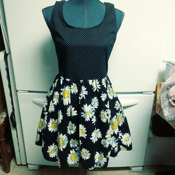 Ruby Rox daisy dress - Picture 3 of 3